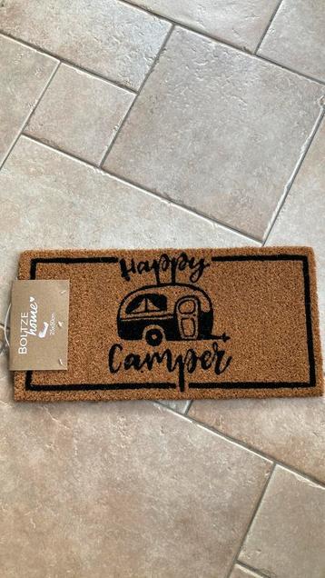Deurmat “ Happy Camper” beschikbaar voor biedingen