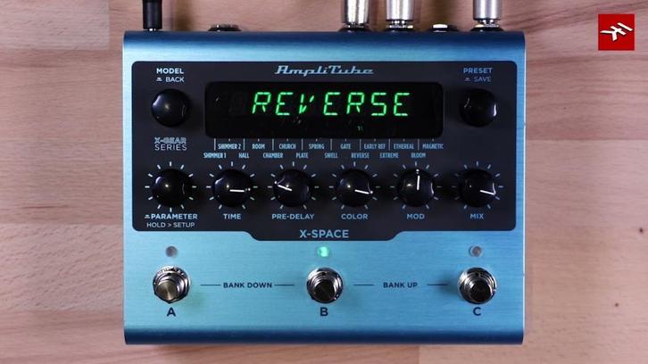 IK Multimedia's AmpliTube X-Space Reverb Workstation., Muziek en Instrumenten, Effecten, Zo goed als nieuw, Chorus, Delay of Echo