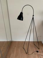Zwarte stalen lamp in goede conditie, Huis en Inrichting, Ophalen, Gebruikt, Metaal