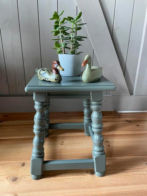Groen bijzettafeltje, Huis en Inrichting, Tafels | Bijzettafels, Zo goed als nieuw, Vierkant, Minder dan 45 cm, Minder dan 55 cm