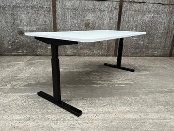 Verstelbare bureau's 180x90cm wit blad met afgeronde hoeken beschikbaar voor biedingen
