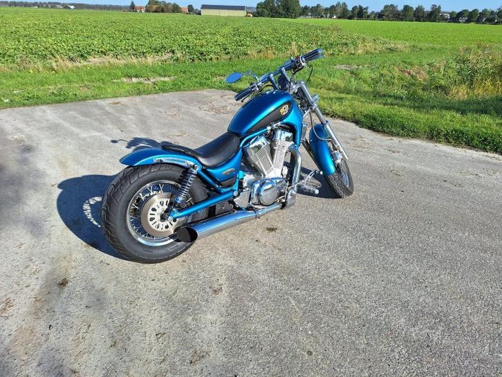Suzuki Intruder Custom 1400 in perfecte staat, Motoren, Motoren | Suzuki, Particulier, Chopper, meer dan 35 kW, 2 cilinders, Cardan-aandrijving