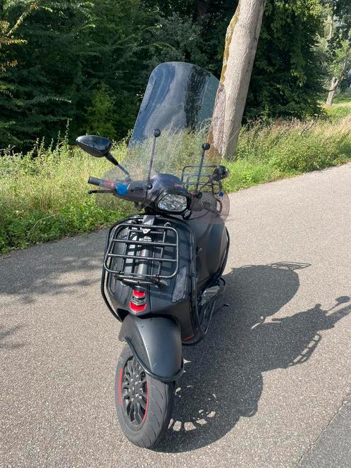 Vespa sprint 2018, Fietsen en Brommers, Scooters | Vespa, Gebruikt, Ophalen of Verzenden
