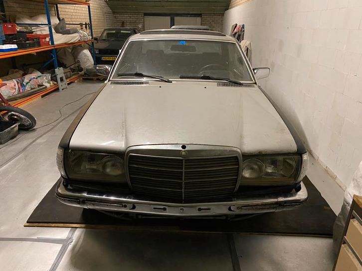 Mercedes Benz w123, Auto-onderdelen, Carrosserie en Plaatwerk, Bumper, Voor, Ophalen
