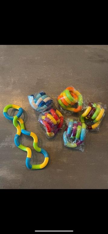 Partijtje wiggly snake 6k stuks nieuw in doos beschikbaar voor biedingen