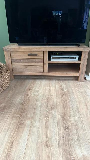 Tv meubel 129,5 x 45cm beschikbaar voor biedingen