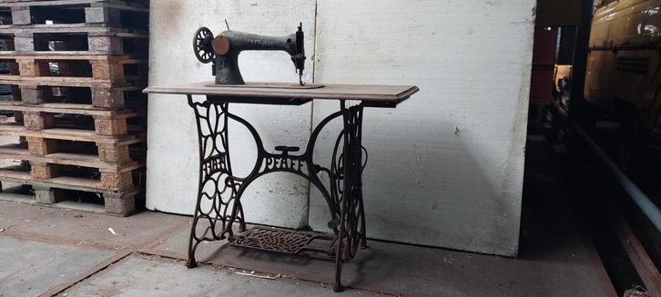 Antieke Pfaff naaimachine, Antiek en Kunst, Antiek | Naaimachines, Ophalen of Verzenden