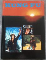 KUNG FU - BOEK TELEVISIESERIE/STRIPBOEK -1974 - HARDCOVER  M, Boeken, Eén stripboek, Ophalen of Verzenden, Zo goed als nieuw