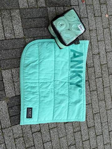 Verschillende dekjes + bandages o.a. ANKY en PK beschikbaar voor biedingen