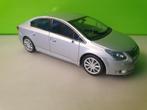 Minichamps - Toyota Avensis [zilver] 1/43, Hobby en Vrije tijd, Modelauto's | 1:43, Ophalen of Verzenden, Gebruikt, Auto, MiniChamps