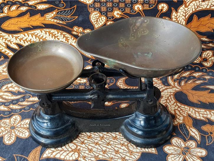 Mooie zware antieke Engelse weegschaal van ijzer en koper., Antiek en Kunst, Antiek | Woonaccessoires, Ophalen of Verzenden