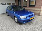 Hyundai ACCENT 1.3i 5-deurs airco 2e eigenaar APK 12-26, Gebruikt, 4 cilinders, Blauw, Bedrijf