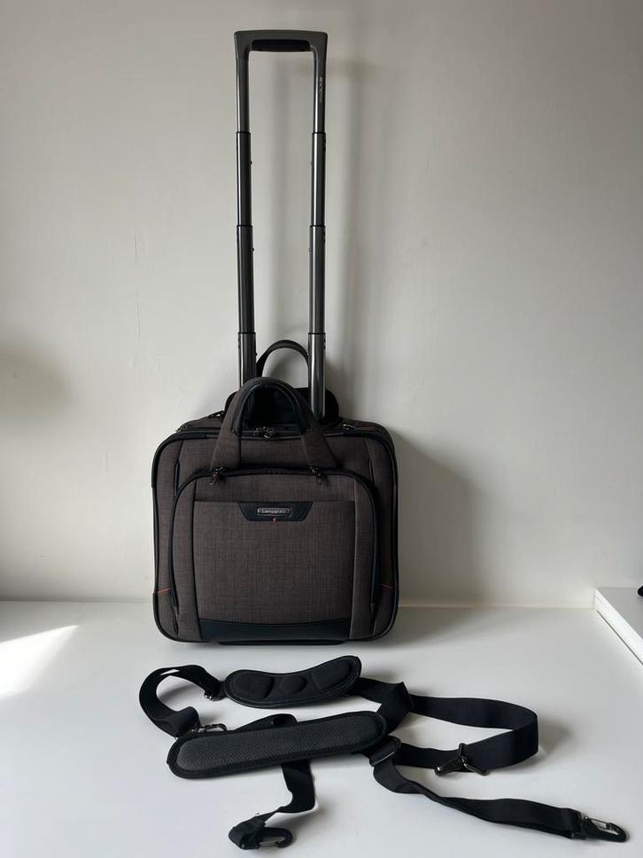 Rolkoffertje Samsonite met laptopvak zgan, Computers en Software, Laptoptassen, Zo goed als nieuw, Trolleytas, 14 inch, Ophalen