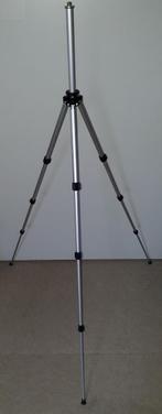 Lichtgewicht fotostatief/lampstatief van aluminium (425 gr)., Ophalen of Verzenden, Zo goed als nieuw, Minder dan 150 cm, Driepoot