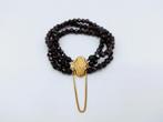 Granaten armband met gouden slot, 19 cm