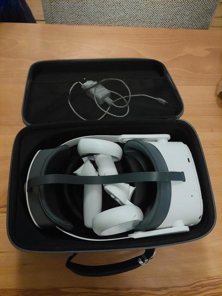 Pico Neo 3 VR-bril inclusief case, Spelcomputers en Games, Virtual Reality, Zo goed als nieuw, Pc, VR-bril, Ophalen