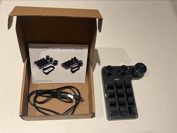 Customizable mechanische RGB keypad beschikbaar voor biedingen