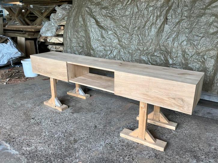 Zwevend kast dressoir massief eiken, Huis en Inrichting, Kasten | Dressoirs, Zo goed als nieuw, 25 tot 50 cm, Ophalen