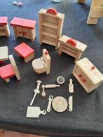 Houten poppenhuis meubeltjes,2 poppetjes+ accessoires, Kinderen en Baby's, Speelgoed | Poppenhuizen, Ophalen of Verzenden, Zo goed als nieuw