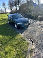 BMW 1-Serie 1.6 116I 5DR 2008 Zwart, Auto's, BMW, Stof, 4 cilinders, Zwart, 1200 kg