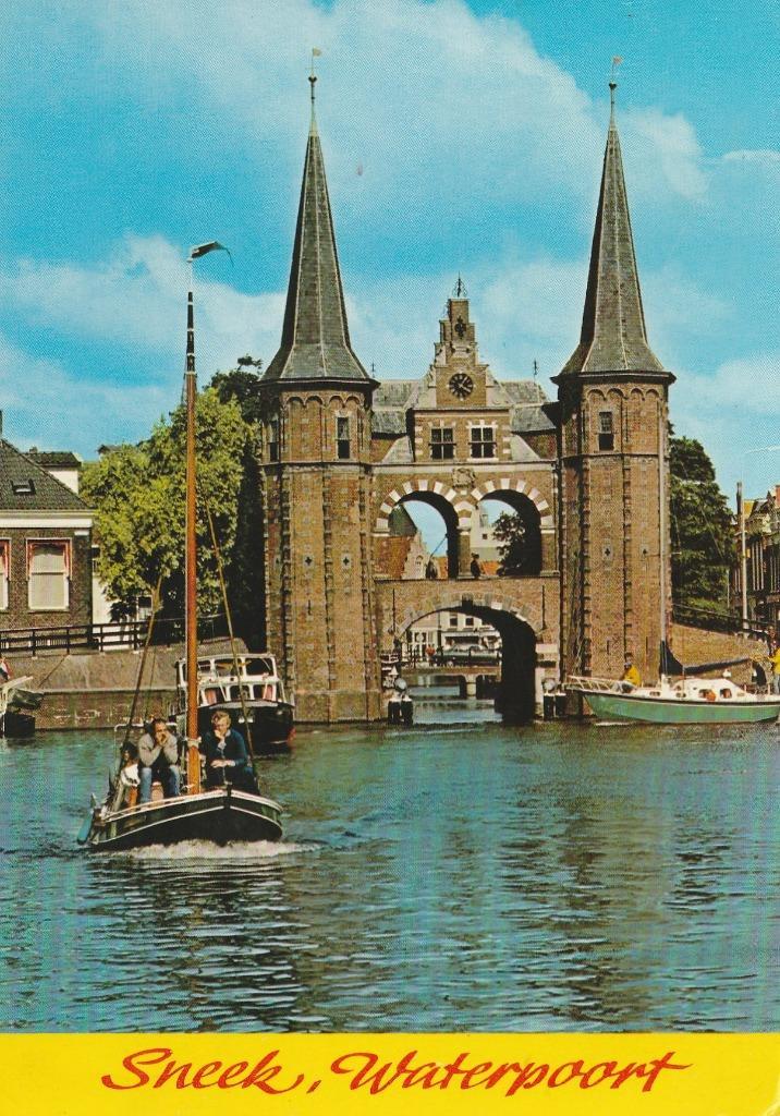 SNEEK Waterpoort, Verzamelen, Ansichtkaarten | Nederland, Gelopen, Friesland, 1980 tot heden, Verzenden
