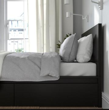 Compleet Ikea Malm bed 140x200 + nachtkastjes - afbeelding 18