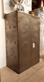 Oude metalen kast 118*77 *43,5 cm , helft van de prijs!, Gebruikt, -, -, Ophalen of Verzenden