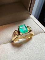 Mooie solide ring met natuurlijke smaragd en diamanten, Goud, Met edelsteen, 17 tot 18, Ophalen of Verzenden