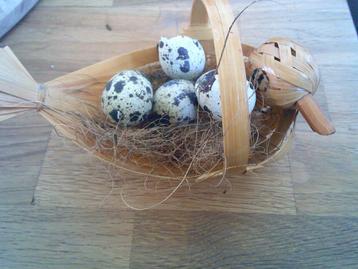 Vintage klein eenden mandje gevlochten beschikbaar voor biedingen