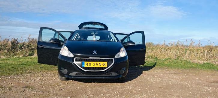 Peugeot 208 1.2 VTi 82PK 5D (102g) 2012 Zwart, Auto's, Peugeot, Particulier, ABS, Airbags, Airconditioning, Alarm, Centrale vergrendeling