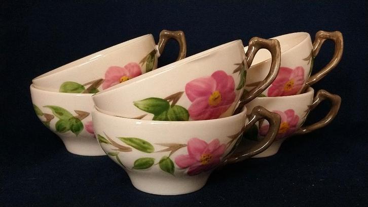 Franciscan Desert Rose - theekoppen met roze rozen, Huis en Inrichting, Keuken | Servies, Zo goed als nieuw, Kop(pen) en/of Schotel(s)