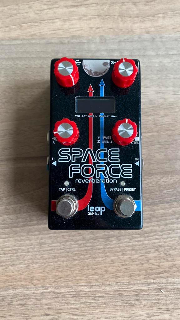 Alexander Pedals Space Force reverb pedaal, Muziek en Instrumenten, Effecten, Zo goed als nieuw, Reverb, Ophalen of Verzenden