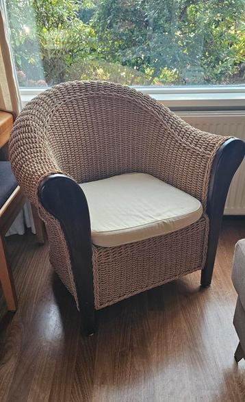 Rotan fauteuil met kussen