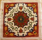 Vintage kruissteek geborduurd naar Deens design kussendekje, Ophalen of Verzenden, Zo goed als nieuw, Overige kleuren, Vierkant