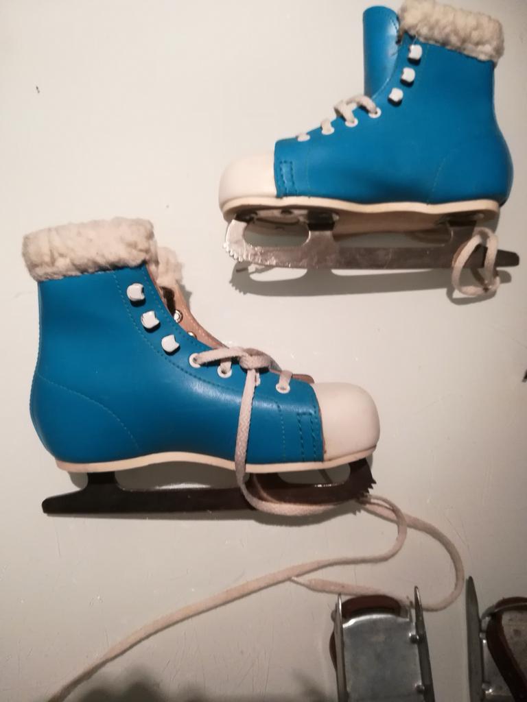 Schaatsen - 3 paar - maten 28, 30, 33, Overige merken, Ophalen of Verzenden, Zo goed als nieuw, Kunstschaatsen