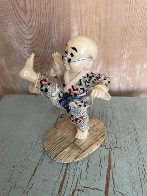 Retsin beeldje kung fu shaolin monnik restaurant de pauw., Verzamelen, Beelden en Beeldjes, Zo goed als nieuw, Mens, Ophalen