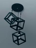 Moderne hanglamp met kubusvormige lampenkappen, Ophalen of Verzenden, Nieuw, Metaal