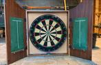 Dartbord en pijlen in kast, Ophalen, Zo goed als nieuw, Dartbord