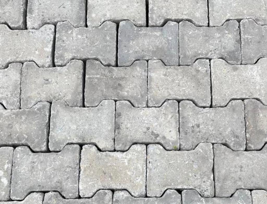 Gezocht 1100m2 beton klinkers, Ophalen of Verzenden, Zo goed als nieuw, Beton, Klinkers