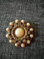 Vintage Goudkleurige Broche met Parels, Overige materialen, Gebruikt, Minder dan 4 cm, Ophalen of Verzenden