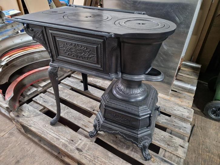 Gietijzeren Platte buik Kookkachel voor binnen of buiten, Huis en Inrichting, Kachels, Zo goed als nieuw, Vrijstaand, Houtkachel