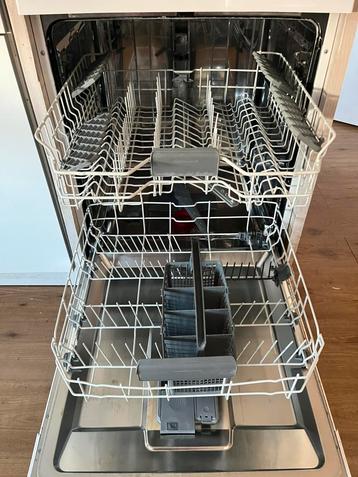 Vrijstaande vaatwasser beschikbaar voor biedingen