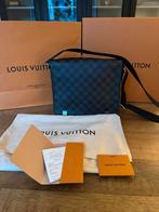 Louis Vuitton PM District Messenger - origineel, Zwart, Zo goed als nieuw, Leer, Ophalen