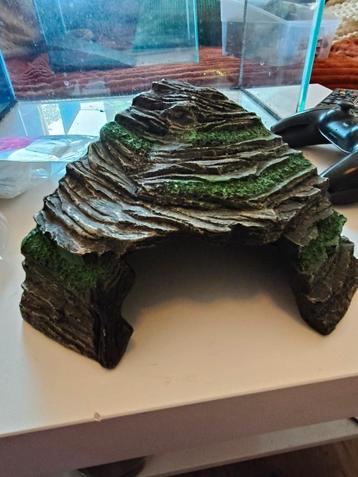 Grot for aquarium / terrarium  beschikbaar voor biedingen