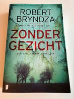 Robert Bryndza - Zonder gezicht, Boeken, Thrillers, Robert Bryndza, Ophalen of Verzenden, Zo goed als nieuw, Nederland