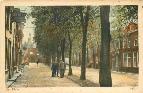 (301-288-025) Tiel Het Plein, Verzamelen, Ansichtkaarten | Nederland, Gelderland, Ophalen of Verzenden