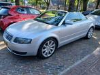 Audi A4 2.4 V6 125KW Cabrio AUT 2003 Grijs, Auto's, Cabriolet, 4 stoelen, A4, Open dak