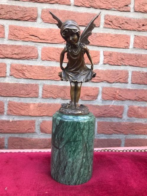 lieflijke jonge fee, brons en marmer, Antiek en Kunst, Kunst | Beelden en Houtsnijwerken, Ophalen of Verzenden