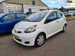 Toyota Aygo 1.0-12V Cool 5-Drs Airco! Bj:2012 NAP!, Voorwielaandrijving, Euro 5, Gebruikt, 4 stoelen