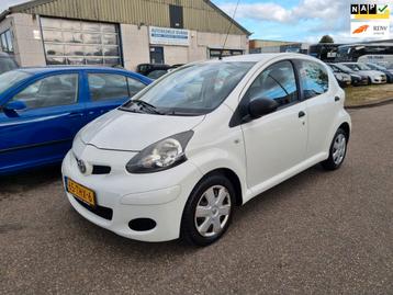 Toyota Aygo 1.0-12V Cool 5-Drs Airco! Bj:2012 NAP! beschikbaar voor biedingen